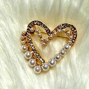 Gold Tone Faux Pearl And Clear Crystal Heart Brooch New